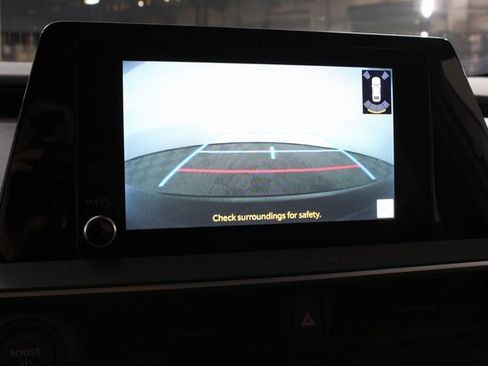 Used 2024 Toyota Prius LE image 15