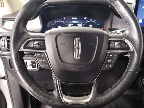 Used 2023 Lincoln Nautilus AWD w/ Premium Package image 3