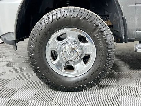 Used 2013 RAM 2500 Tradesman w/ Chrome Appearance Group image 29