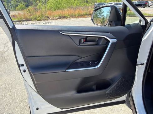 Used 2023 Toyota RAV4 LE image 10