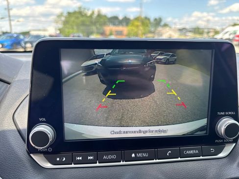Used 2022 Nissan Sentra SV FWD image 20