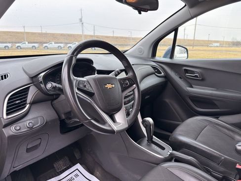 Used 2018 Chevrolet Trax LT w/ Driver Confidence Package image 27