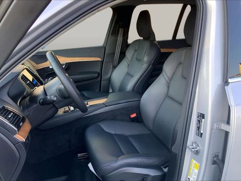 Used 2023 Volvo XC90 B6 Plus w/ Protection Package Premier AWD/4WD image 8