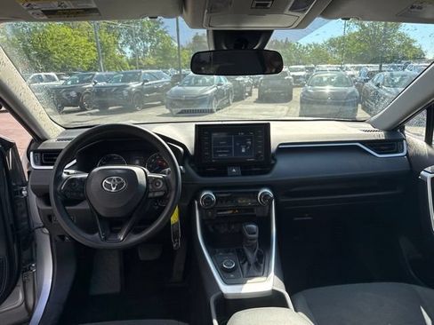 Used 2022 Toyota RAV4 LE AWD/4WD image 19