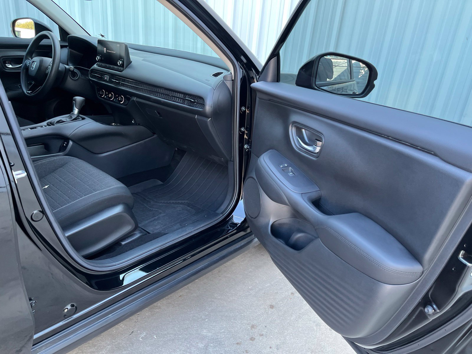 Used 2025 Honda HR-V LX image 16