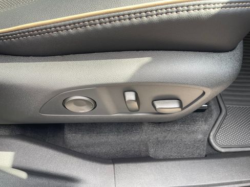 New 2026 Chevrolet Traverse High Country image 17