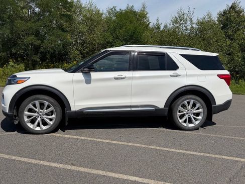 Used 2024 Ford Explorer Platinum w/ Technology Package AWD/4WD image 28