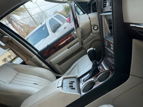 Used 2003 Lincoln Navigator Premium image 5