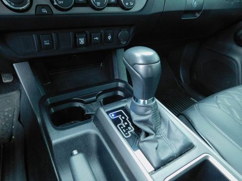 Used 2020 Toyota Tacoma 4x4 Double Cab image 28