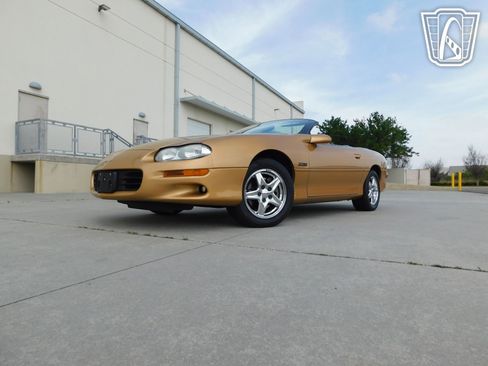 Used 1998 Chevrolet Camaro Z28 image 34