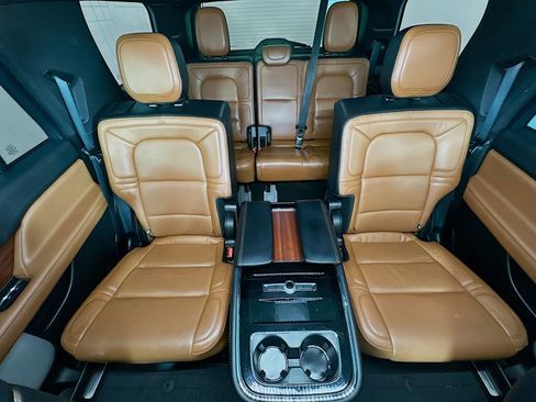 Used 2021 Lincoln Navigator Reserve image 13