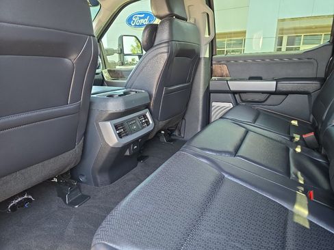 Used 2025 Ford F350 Lariat w/ Lariat Ultimate Package AWD/4WD image 19