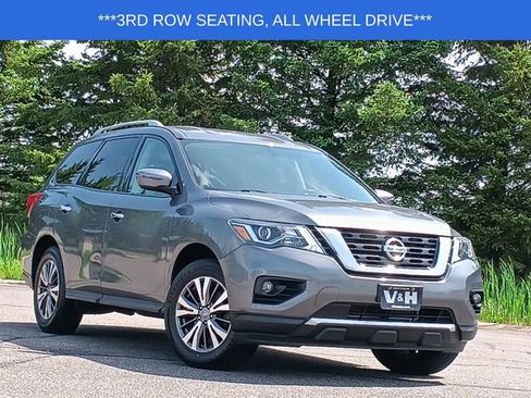 Used 2019 Nissan Pathfinder SV AWD/4WD image 1