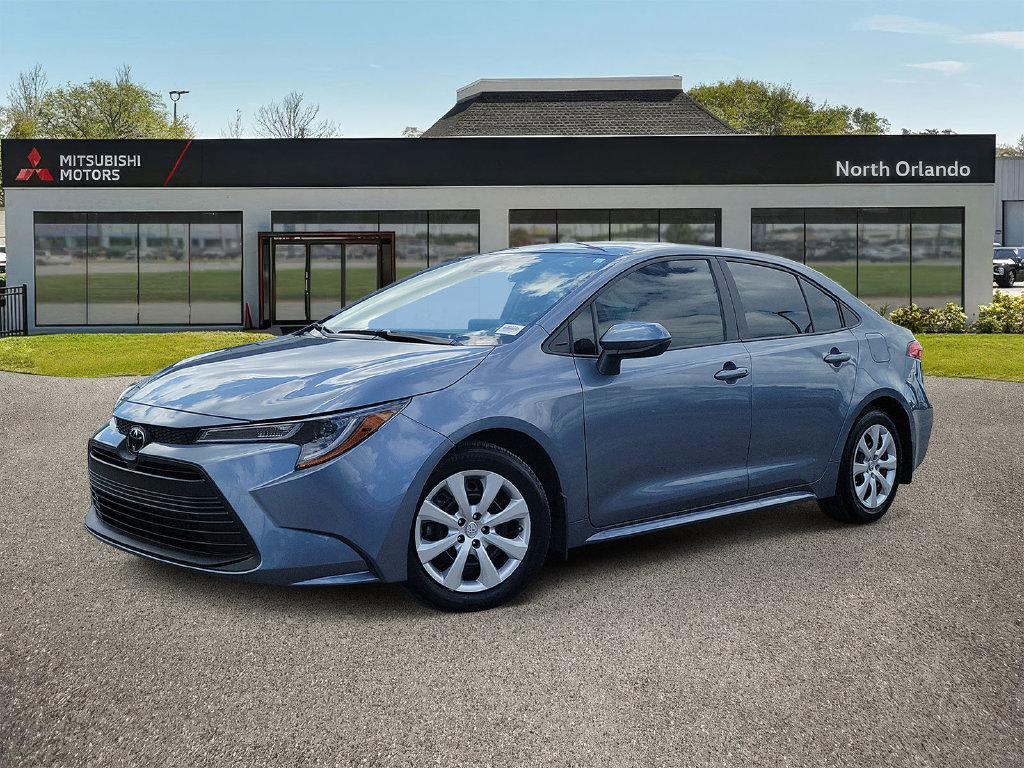 Used 2025 Toyota Corolla LE FWD image 1
