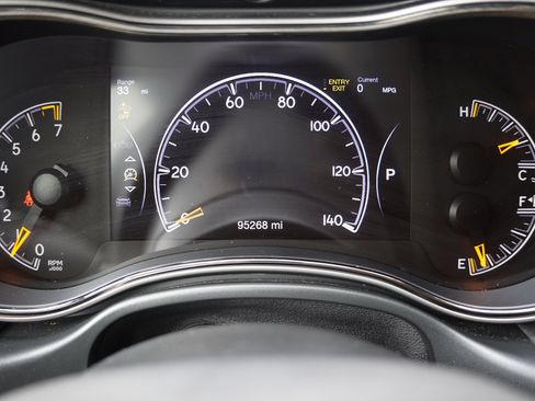 Used 2021 Jeep Grand Cherokee High Altitude AWD/4WD image 19