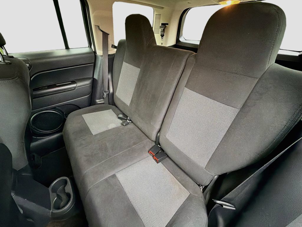 Used 2016 Jeep Patriot Sport w/ Power Value Group FWD image 22