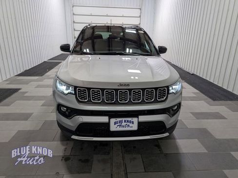 Used 2025 Jeep Compass Limited AWD/4WD image 6