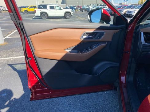 New 2026 Nissan Rogue Platinum w/ Platinum Premium Package image 12