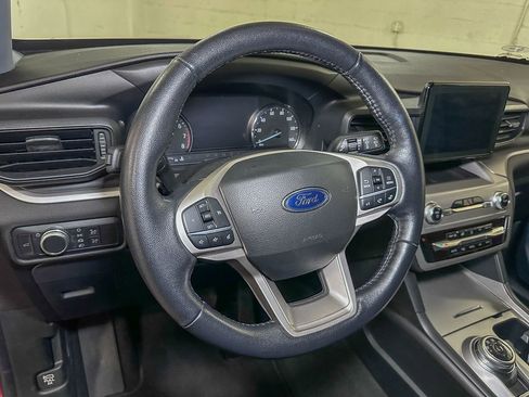 Certified 2022 Ford Explorer XLT image 27