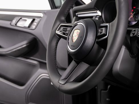 New 2026 Porsche Macan image 21