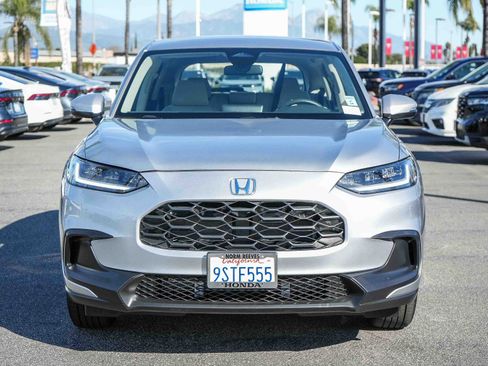 Used 2025 Honda HR-V LX image 2