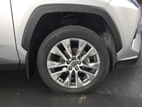 Used 2022 Toyota RAV4 XLE Premium FWD image 17