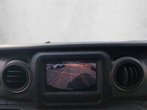 Used 2018 Jeep Wrangler Unlimited Sport S image 9