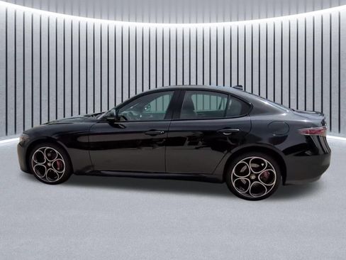 Used 2024 Alfa Romeo Giulia Veloce AWD/4WD image 7