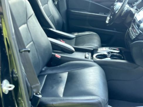 Used 2017 Honda Pilot Touring image 16