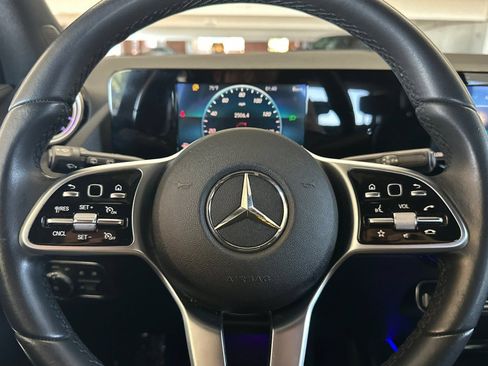 Certified 2021 Mercedes-Benz GLA 250 image 28