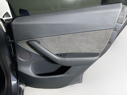 Used 2022 Tesla Model Y Performance AWD/4WD image 28