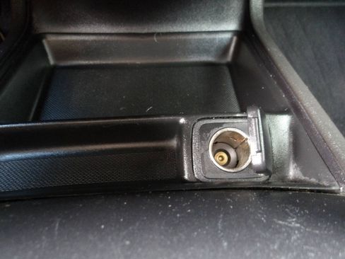 Used 2015 Ford Fusion SE FWD image 17