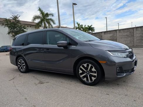 Used 2025 Honda Odyssey EX-L image 2
