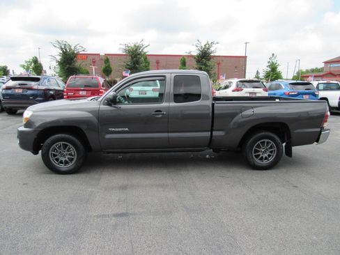 Used 2010 Toyota Tacoma 2WD Access Cab image 3