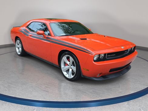 Used 2009 Dodge Challenger SRT8 w/ SRT Option Group II RWD image 3