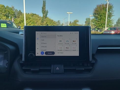 Used 2023 Toyota RAV4 SE image 19