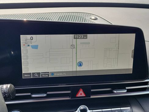 Used 2025 Hyundai Elantra Limited FWD image 21