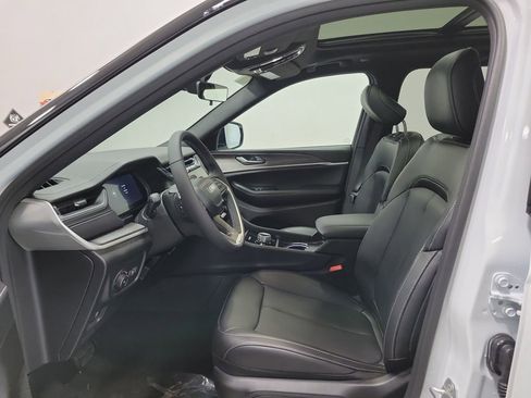 New 2025 Jeep Grand Cherokee Limited AWD/4WD image 11