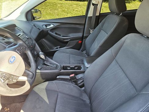 Used 2016 Ford Focus SE FWD image 10