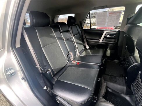 Used 2020 Toyota 4Runner 4WD image 26