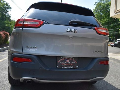 Used 2018 Jeep Cherokee Limited AWD/4WD image 70