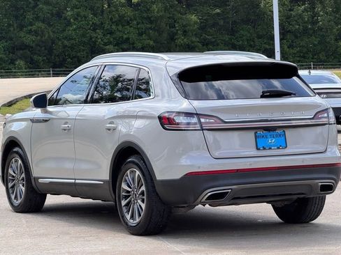 Used 2022 Lincoln Nautilus FWD w/ Premium Package image 14