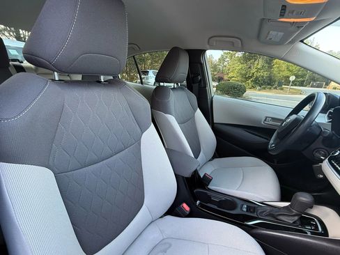 Used 2022 Toyota Corolla LE image 22