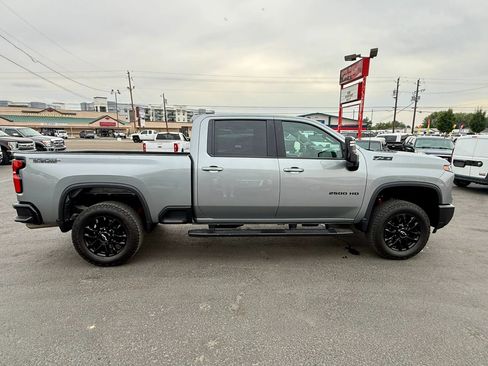 Used 2025 Chevrolet Silverado 2500 LT w/ Trail Boss Package AWD/4WD image 6