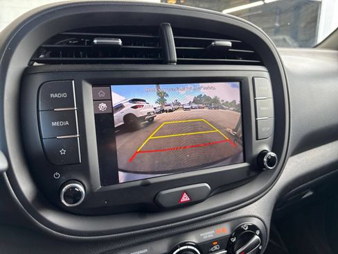 Used 2025 Kia Soul LX w/ LX Technology Package FWD image 23