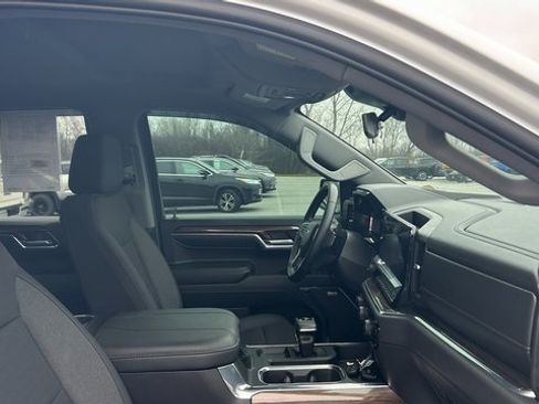 Certified 2024 Chevrolet Silverado 1500 LT Trail Boss w/ Convenience Package II image 43