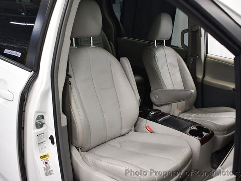 Used 2012 Toyota Sienna XLE image 13