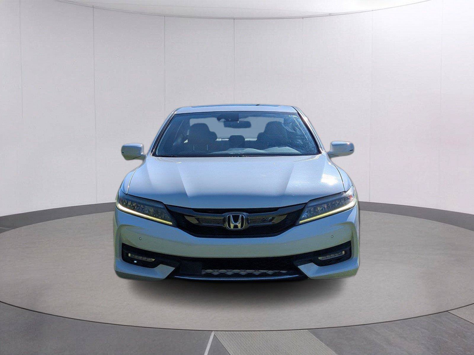 Used 2017 Honda Accord Touring image 9