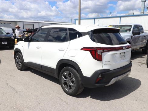 Used 2024 Kia Seltos LX AWD/4WD image 5