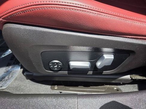 Used 2023 BMW 330i Sedan w/ M Sport Package RWD image 6
